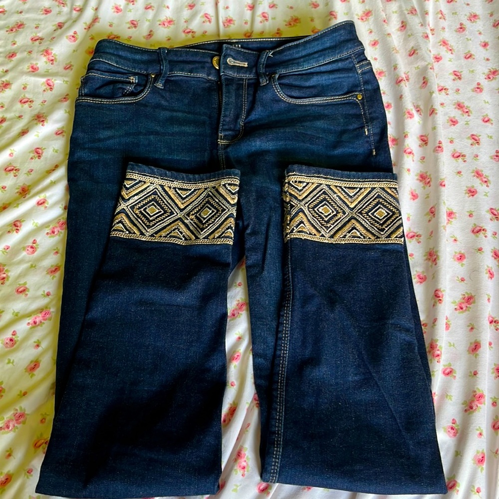 White House Black Market Petite Jean with beautiful embroidery